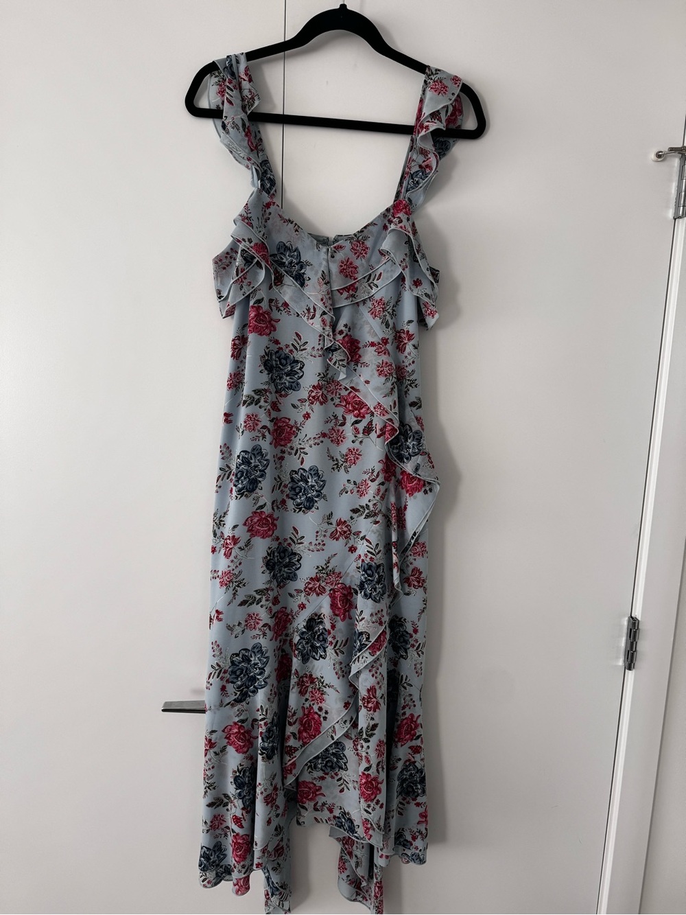 WAYF Issy Ruffle Midi Dress in Celestial Blue Floral - Soze Medium